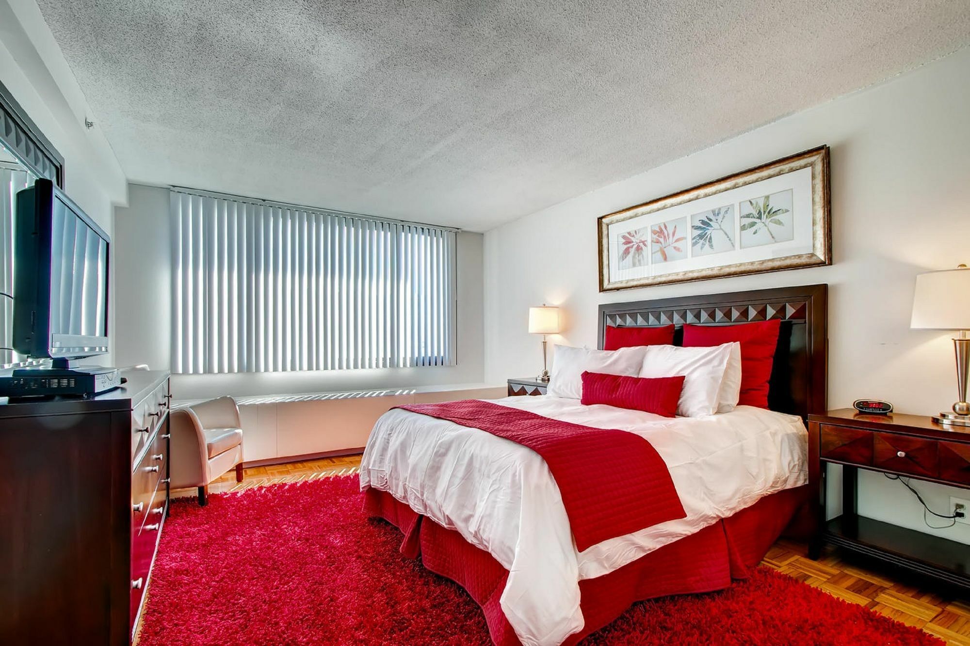 Global Luxury Suites At The Commonwealth Бостон Экстерьер фото