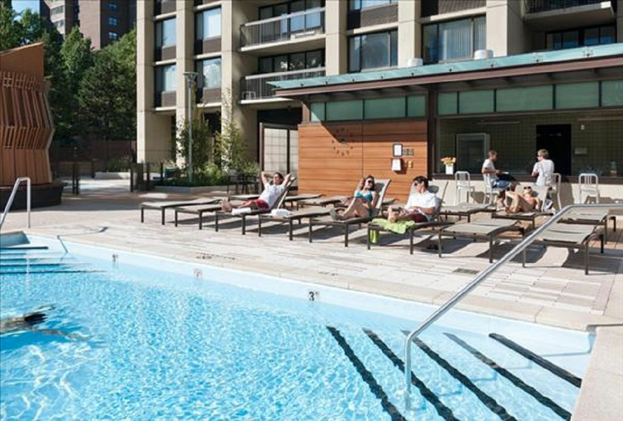 Global Luxury Suites At The Commonwealth Бостон Экстерьер фото
