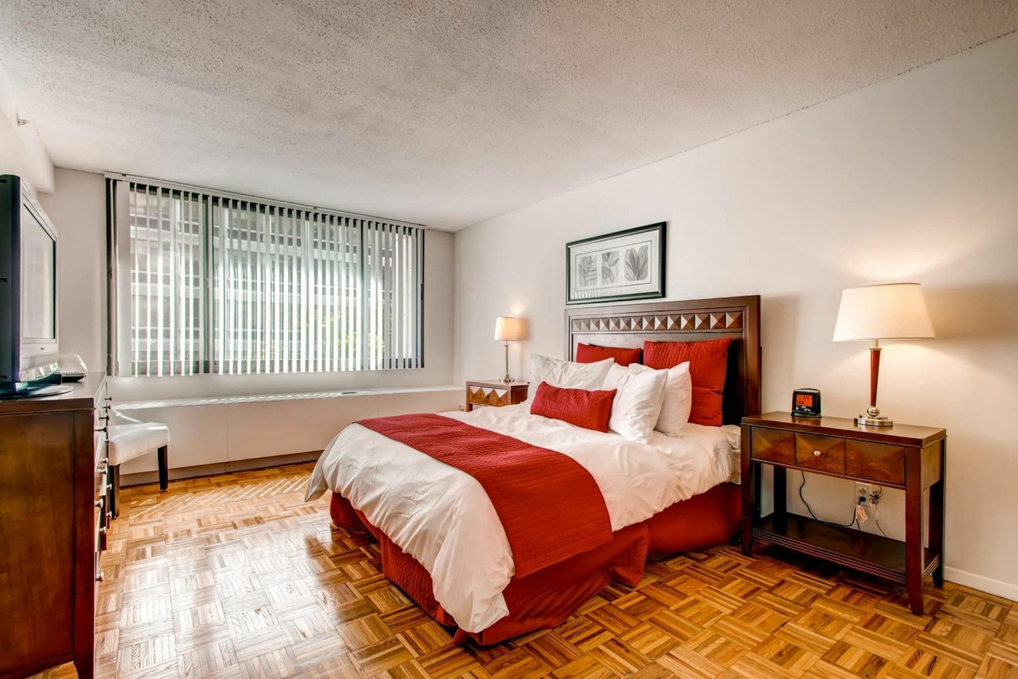 Global Luxury Suites At The Commonwealth Бостон Экстерьер фото