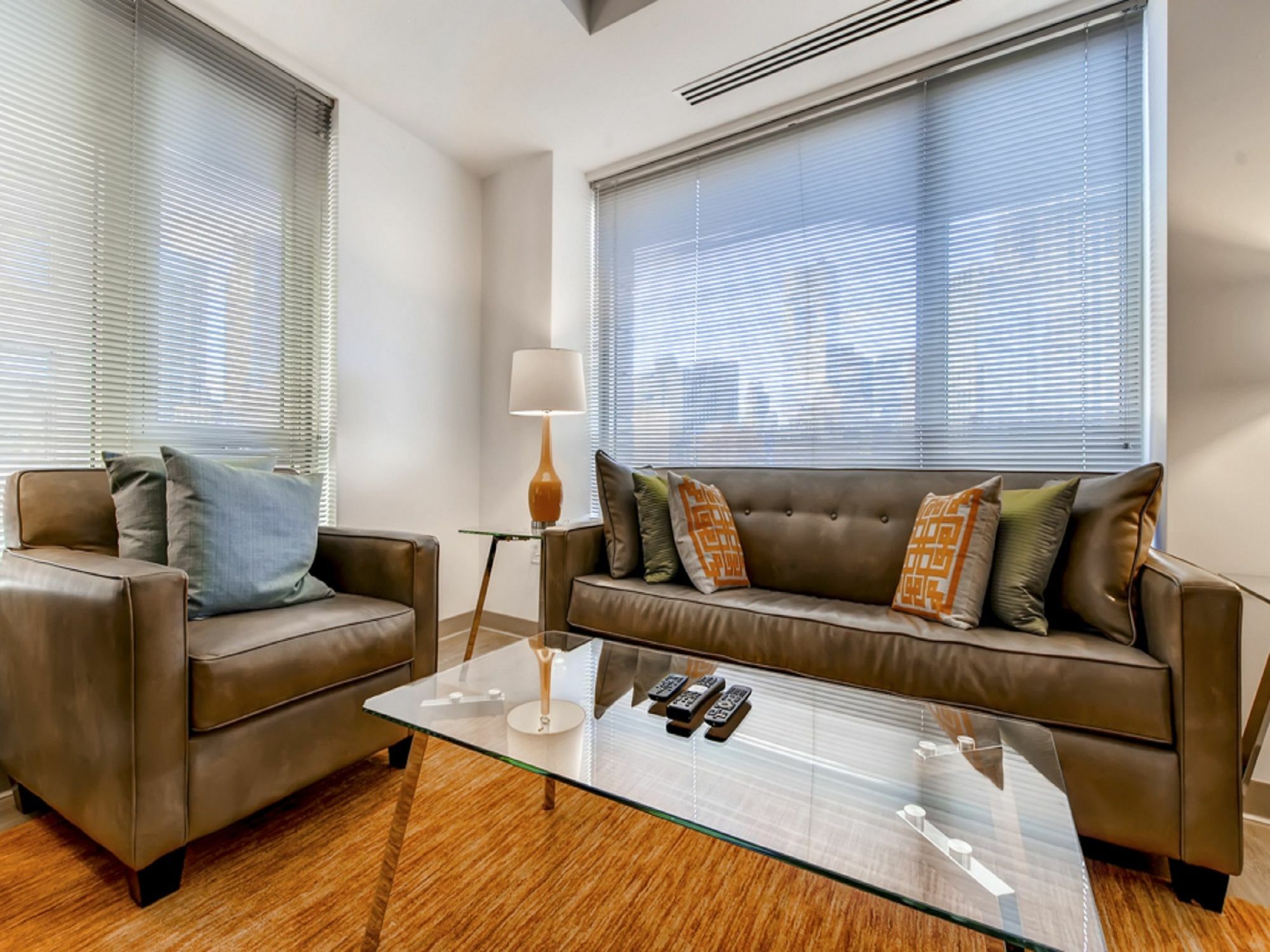 Global Luxury Suites At The Commonwealth Бостон Экстерьер фото